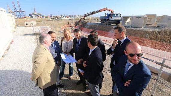 El delegado del Gobierno andaluz, Antonio Sanz, visitó las obras el pasado verano. 