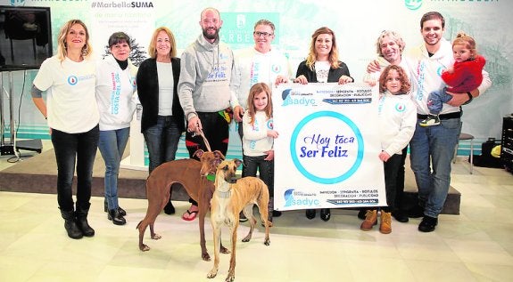 Palomino, ayer, durante la recepción en el Ayuntamiento . :: sur
