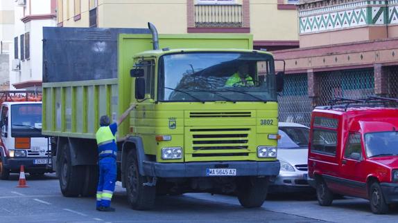 Este camión Pegaso es el vehículo más antiguo de Limasa, matriculado en 1991.