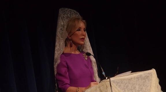 Carmen Lomana, durante la Exaltación de la Mantilla.