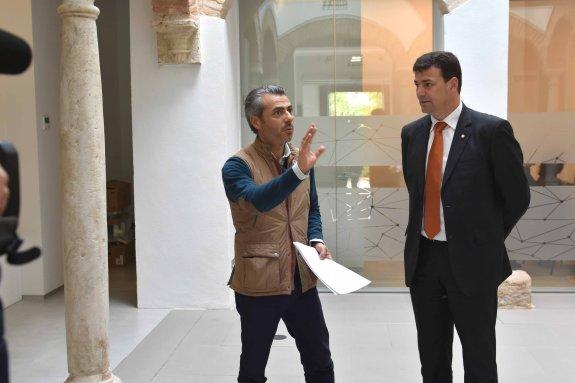Díaz y Garre preparan su comparecencia en el vivero de empresas de Marbella.