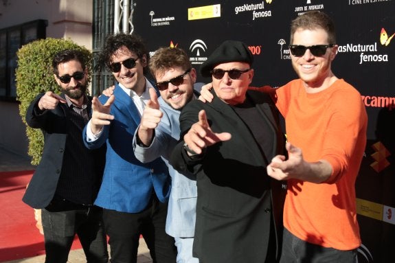 Carlos Franco, Santi Bayón, Pedro Abreu, Josep Seguí y Cristian Valenciá, el equipo de 'Blue Rai'. :: f. torres