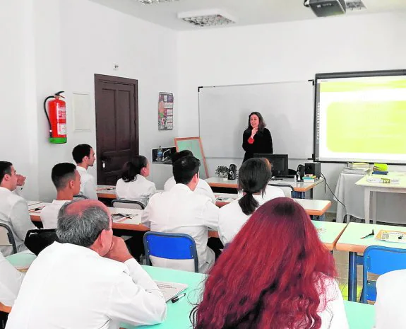 Alumnos de una escuela de hostelería en una de las ponencias. 