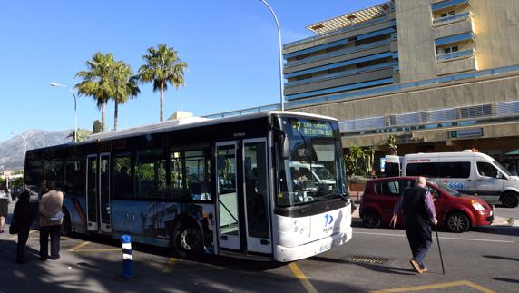 IU pide a la Mancomunidad un servicio de transporte al hospital para personas con movilidad reducida