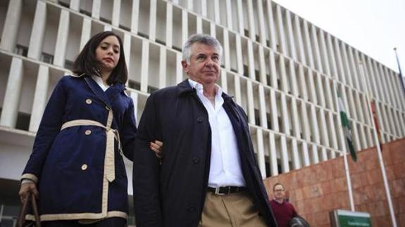 Anticorrupción recurre la sentencia que absolvió a Roca por irregularidades tras un convenio