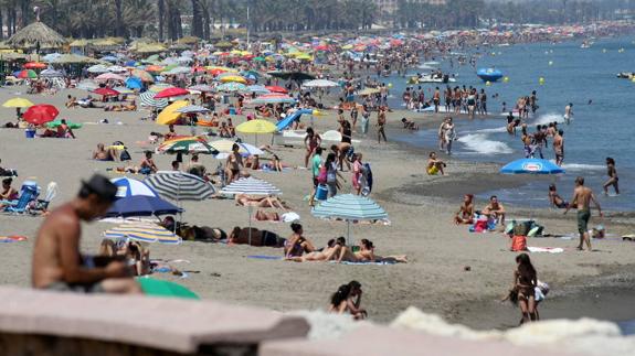 Imagen de archivo de la playa del Bajondillo, en cuyo entorno se ubicará el hotel.