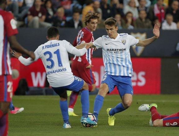 Pablo y Llorente, los dos junto al balón. :: ñito salas