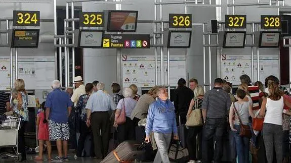 El aeropuerto de Málaga prevé un movimiento de más de 718.000 pasajeros durante la Semana Santa