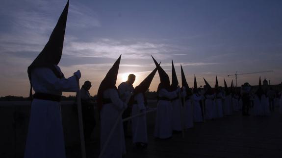 Nazarenos del Cristo del Descendimiento de Córdoba