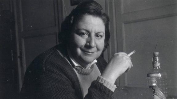 Foto de Gloria Fuertes incluida en el libro de Blackie Books.