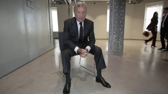 Martin Sorrell, que tiene el título de sir,impecablemente vestido en la Fundación Telefónica, en Madrid.