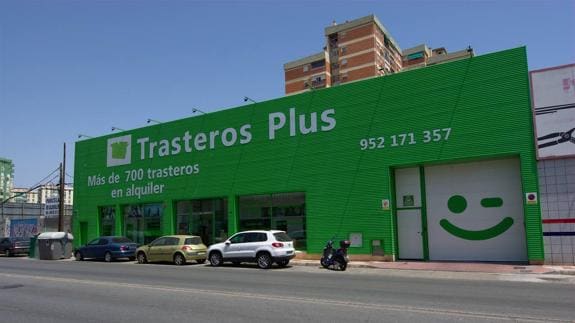 Trasteros Plus, celebra la ampliación de su centro de avenida de los Guindos con la exposición de arte Cabin Artist