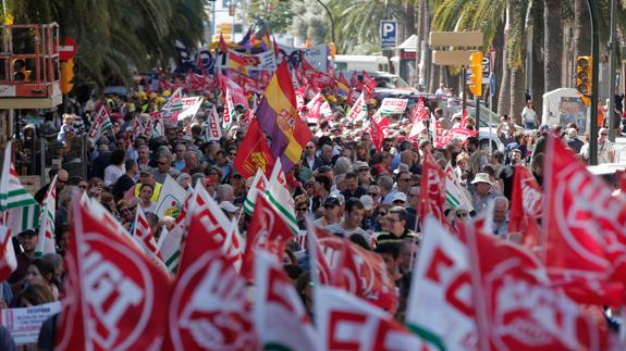Miles de personasn han participado en la marcha en Málaga.