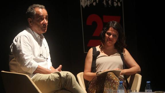 Odriozola y Serra, ayer, durante la presentación del libro ‘Un pellizco en la barriga’. 