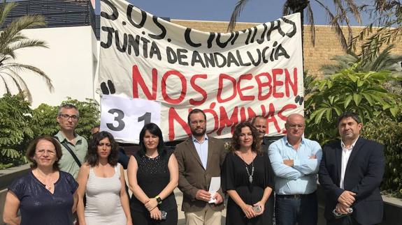 Los cinco trabajadores han presentado además una querella criminal por los impagos.