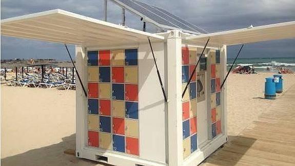 Taquillas en una playa de Murcia.