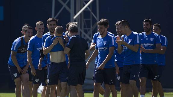 Los jugadores del Málaga, en un entrenamiento.