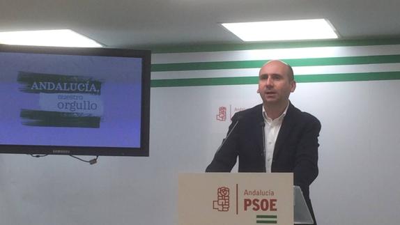 El PSOE tacha de “intolerables” los ataques de IU por nombrar a Valderas comisionado para la Memoria Histórica