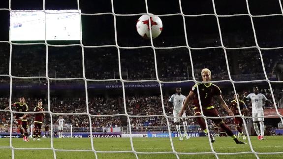 Peñaranda, en el penalti fallado, que detuvo Woodman. 