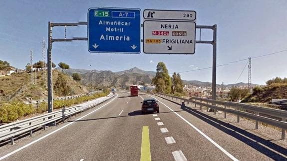 La A-7, a su paso por Nerja. 