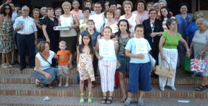 IGLESIA DE LA ASUNCIÓN. Vecinos de la zona han recogido 2.500 firmas contra el traslado del sacerdote.