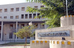 CELDA. El detenido llevaba 12 horas en la comisaría. / ANTONIO SALAS