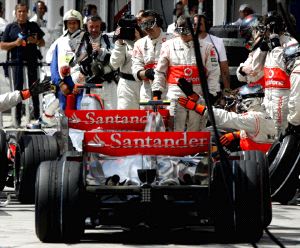 Fernando Alonso y Hamilton se retan también desde la web de McLaren