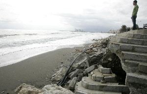 El temporal se ceba con las playas más castigadas a poco más de un mes para la Semana Santa