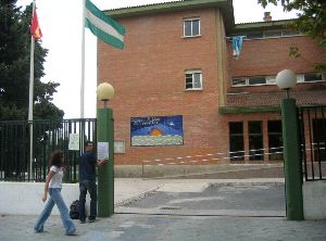 EL TOMILLAR. Vista exterior del centro ubicado en Arroyo de la Miel. / SUR
