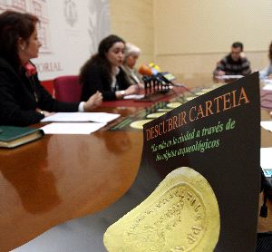 PRESENTACIÓN. De izquierda a derecha, Pintor, Nieto y García en rueda de prensa. / ANDRÉS CARRASCO