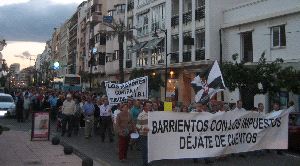 La cuarta protesta contra la subida de impuestos reúne a más de 2.000 vecinos
