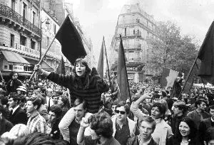 EN LA CALLE. Las multitudinarias manifestaciones en París se sucedieron a lo largo de mayo. / SUR