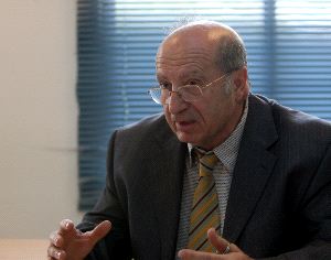 VÍCTIMA. Jesús Jiménez se siente «atado de pies y manos». / C. MORET