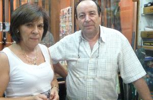 PROPIETARIOS. Juan, junto a su mujer. / A. FUENTES