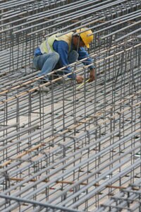 PROFESIONES. Los trabajadores de la construcción y las camareras 		de pisos copan el mayor número de bajas laborales en Málaga. / SUR