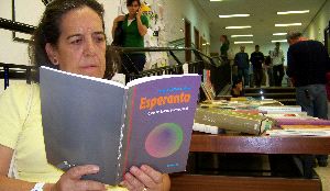 LIBROS. Obras internacionales se ha traducido al esperanto. / M. C. E.