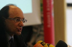 GOBIERNO DEL PEÑÓN. Peter Caruana en una reciente rueda de prensa. / A. CARRASCO