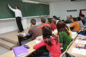 PREPARATORIO. Las clases de suelen dar antes de que empiece el primer curso en la Universidad. / SUR