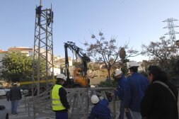 Ayer cayeron las primeras torres de media tensión. / JOSELE-LANZA