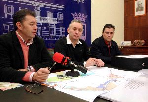 URBANISMO. Ledesma presentó ayer el documento hecho por el equipo técnico de la Gerencia. / SUR