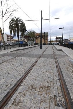 El nuevo trazado del tranvía sigue fuera de servicio./ EVA GUZMÁN