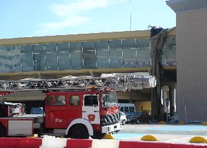 Esteban afirma que la nueva cubierta fue autorizada por Fomento y Puertos