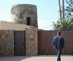 Se vende casa con torre vigía