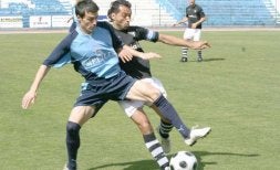 El Melilla bate al Écija y al viento