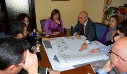 La delegada del Gobierno, María Gámez, coordinó ayer la reunión de trabajo. / E. G.