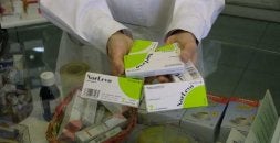 Norlevo y Postinor son las dos marcas que comercializan la píldora en España desde 2001. / EMILIO GARCÍA