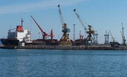 Su construcción supuso una importante merma en el tráfico marítimo de la ciudad. / SUR