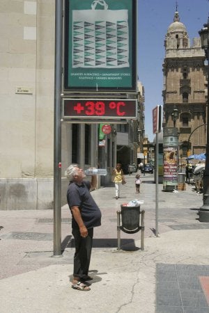 Los termómetros rozaron los 40 grados. / J. A. PORTILLO