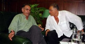 El alcalde, Fernando Palma, departió con Juan Luis Galiardo, reputado actor sanroqueño.