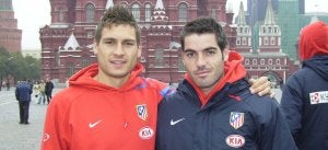 Álex Quillo posa con Antonio López en la concentración de Copa de la UEFA en Moscú. /CEDIDA ADRIÁN BLANCO